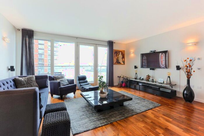 2 Bedroom Apartment To Rent In New Providence Wharf, Fairmont Avenue, London, E14