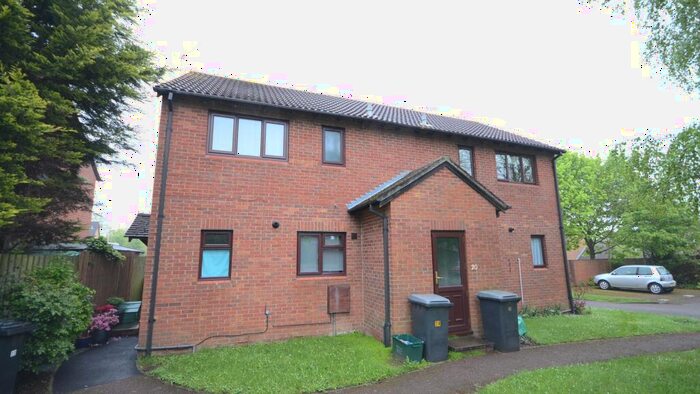 1 Bedroom Maisonette To Rent In Derrick Close, RG31