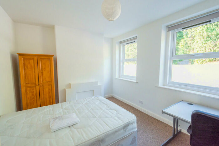 5 Bedroom Terraced House To Rent In Upper Bristol Road - Comfortable Place - Double Bedroom Student House, BA1