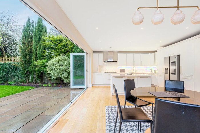 5 Bedroom Detached House To Rent In West Temple Sheen, East Sheen, London, SW14