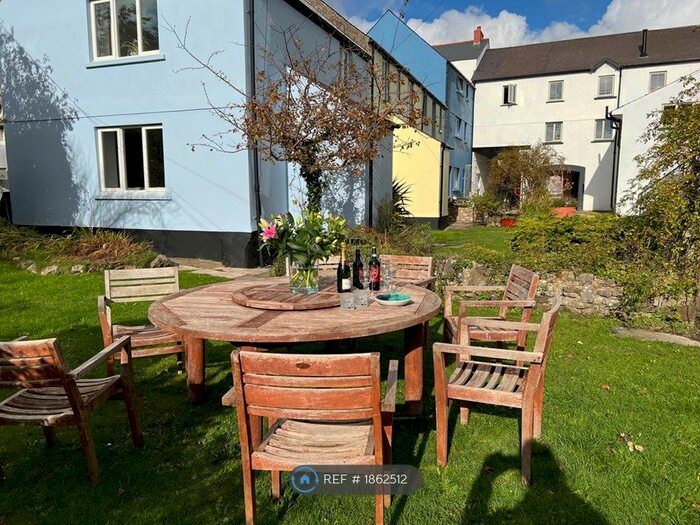 2 Bedroom End Of Terrace House To Rent In Cromwells Cottages, Pembroke, SA71