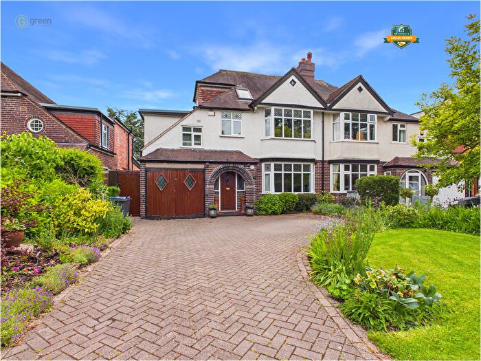 5 Bedroom Semi Detached House For Sale In Hollyfield Road, Sutton Coldfield, B75