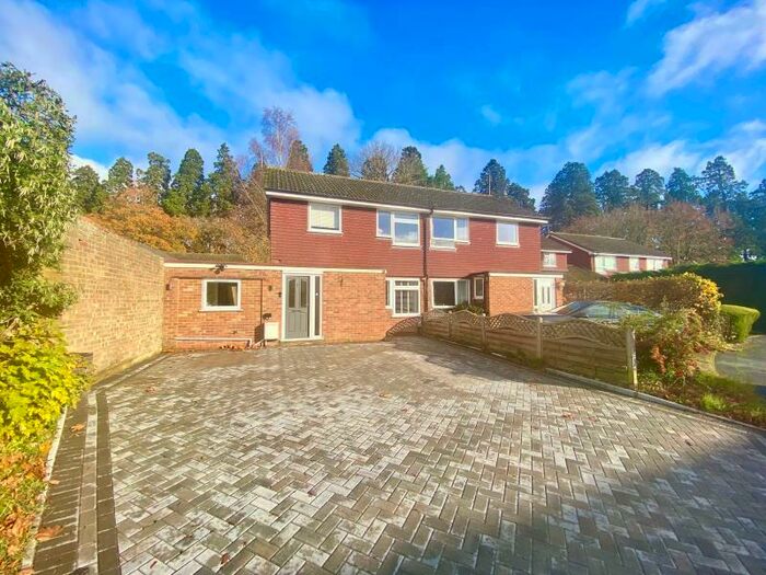 4 Bedroom Semi-Detached House To Rent In Camberley, GU15