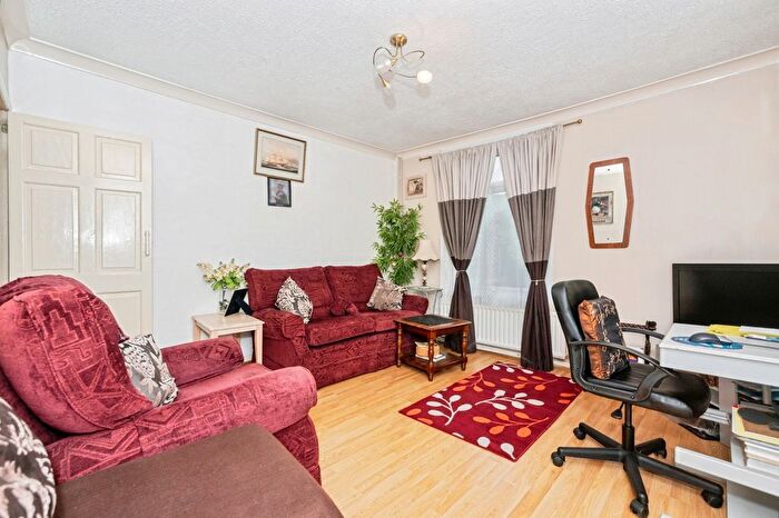 3 Bedroom Terraced House For Sale In Lower Range Road, Gravesend, Kent, DA12
