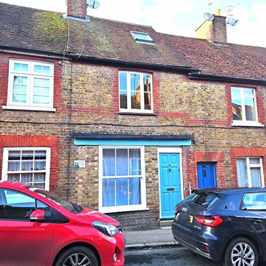2 Bedroom Cottage To Rent In Church Street, Great Missenden, HP16