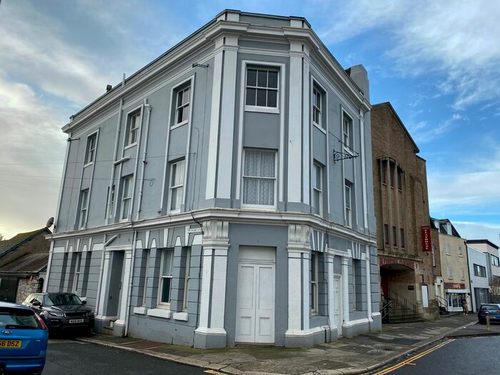 2 Bedroom Flat To Rent In The Western Hotel, Devonport, Plymouth, PL1