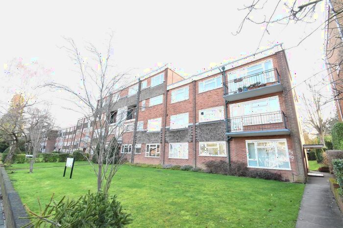 1 Bedroom Flat To Rent In Lovelace Road, Surbiton, KT6