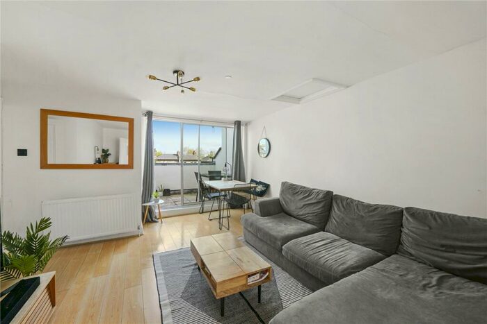 2 Bedroom Flat To Rent In Camden Road, Camden, NW1