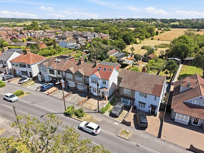 3 Bedroom Terraced House For Sale In Wingletye Lane, Hornchurch, RM11
