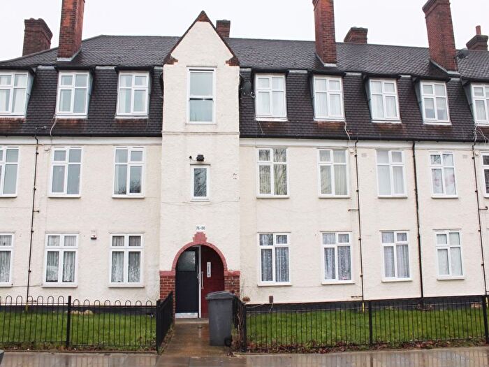 2 Bedroom Flat To Rent In Cressingham Road, Edgware, HA8