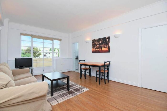 Studio To Rent In Broadwalk Court, Palace Gardens Terrace, W8