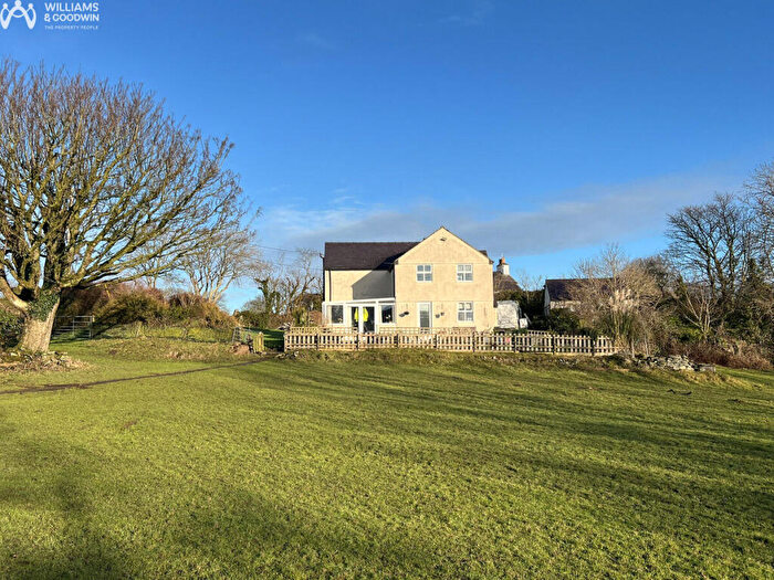 3 Bedroom Detached House For Sale In Pentrefelin, Amlwch, Anglesey, LL68