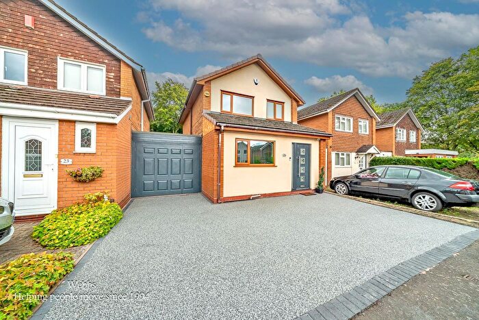 3 Bedroom Detached House For Sale In Lynwood Close, Willenhall, WV12