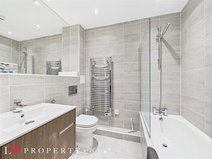 2 Bedroom Apartment To Rent In Carver Street, Birmingham, West Midlands, B1