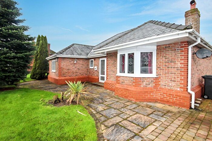 2 Bedroom Detached Bungalow To Rent In Manchester Road, Woolston, WA1