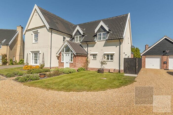 4 Bedroom Detached House For Sale In Waveny Close, Stoke Holy Cross, NR14