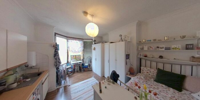 Studio To Rent In Earlsfield Road, Wandsworth SW18