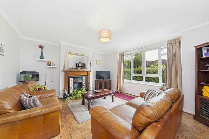 2 Bedroom Flat To Rent In Albert Drive, London, SW19