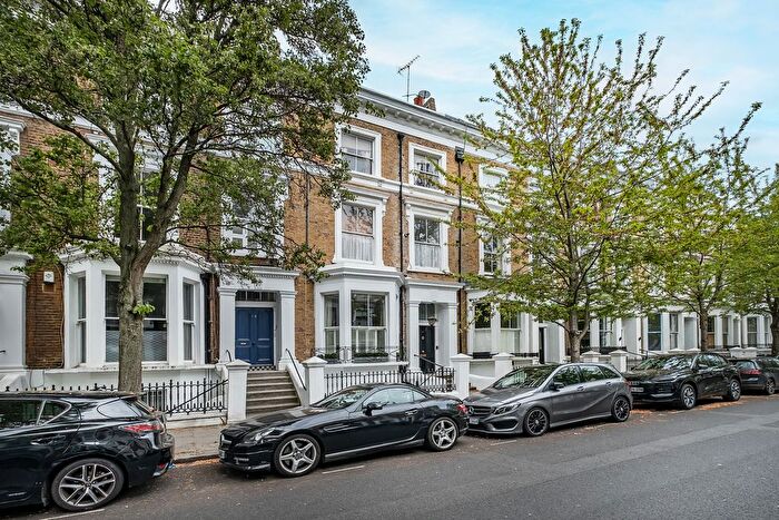 2 Bedroom Flat For Sale In Upper Addison Gardens, London, W14