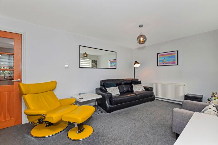 3 Bedroom End Of Terrace House For Sale In Cluny Place, Glenrothes, KY7