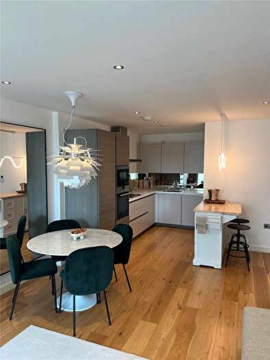 2 Bedroom Flat For Sale In Glenbrook Apartments, Hammersmith, W6