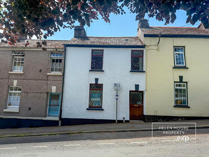 2 Bedroom Cottage For Sale In Blachford Road, Ivybridge, Devon, PL21