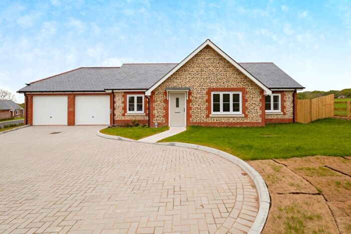 3 Bedroom Bungalow For Sale In Randall Way, Emsworth, West Sussex, PO10