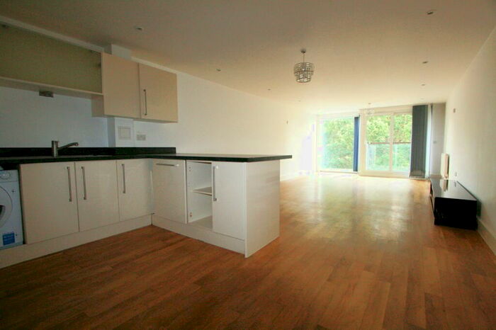 2 Bedroom Apartment To Rent In Plaistow Lane, Bromley, BR1