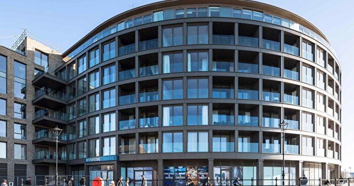 2 Bedroom Flat To Rent In Crisp Road, London, W6