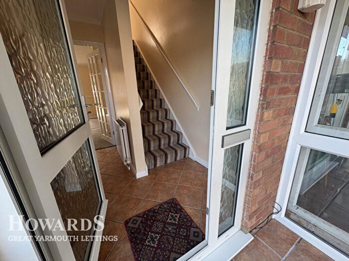 3 Bedroom Semi-Detached House To Rent In Manor Way, Great Yarmouth, NR29