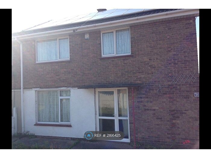 3 Bedroom Semi-Detached House To Rent In Whitewater Road, Ollerton, NG22