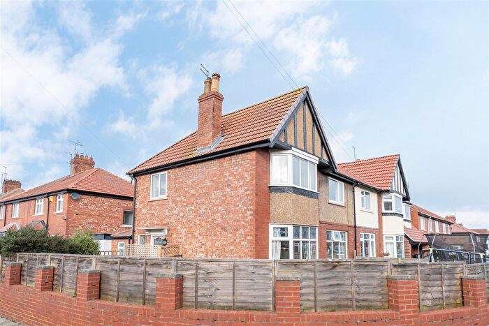 3 Bedroom Semi Detached House For Sale In Newton Avenue, Cullercoats, NE30