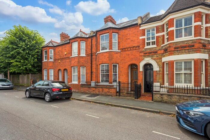 3 Bedroom Terraced House To Rent In Queens Road, Windsor, SL4