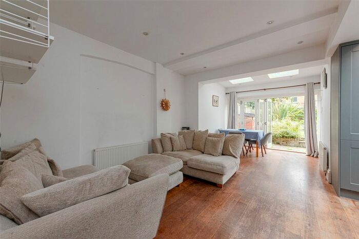 2 Bedroom Flat To Rent In Sellons Avenue, London, NW10