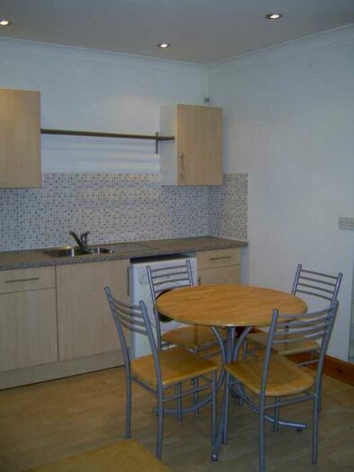 2 Bedroom Flat To Rent In Newport Road, Roath, Cardiff, CF24