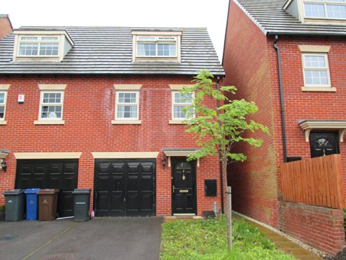 4 Bedroom Semi-Detached House To Rent In Great Stubbing, Wombwell, S73