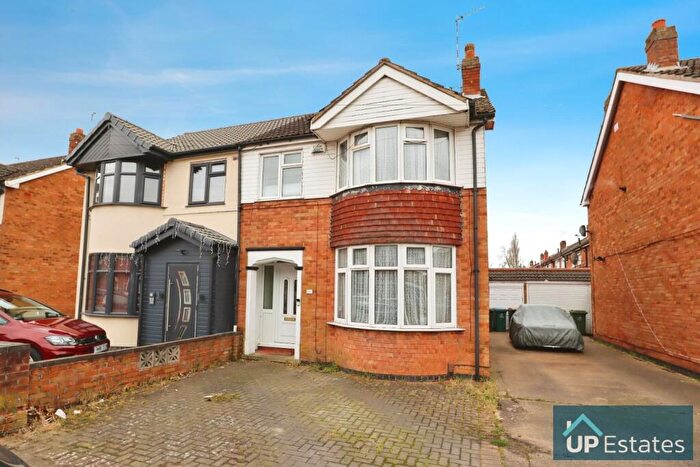 3 Bedroom Semi-Detached House To Rent In Silverdale Close, Coventry, CV2