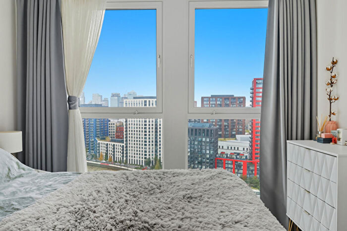 1 Bedroom Flat For Sale In Falconbrook Gardens, Canning Town, E16