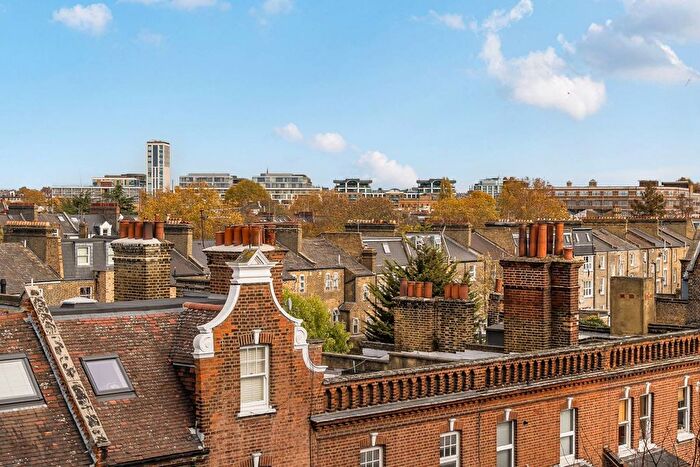 1 Bedroom Flat For Sale In West Kensington, Barons Court, London, W14
