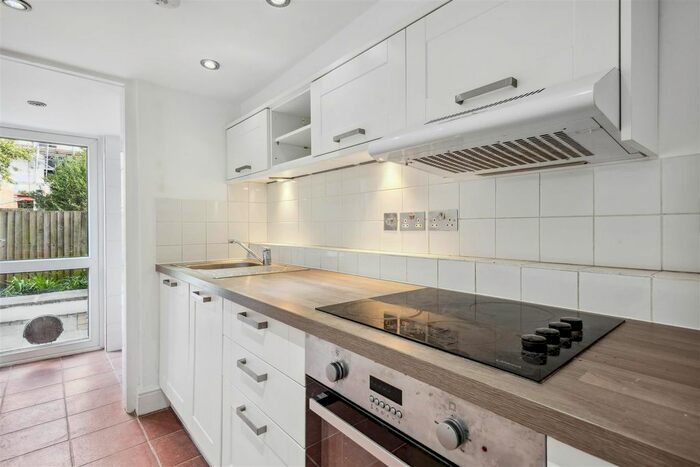 1 Bedroom Flat To Rent In Loftus Road, London, W12
