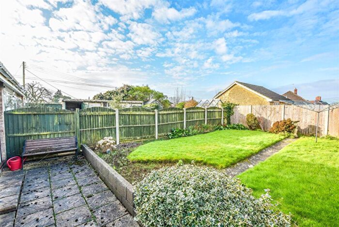 2 Bedroom Bungalow For Sale In Stonelea, Dursley, GL11