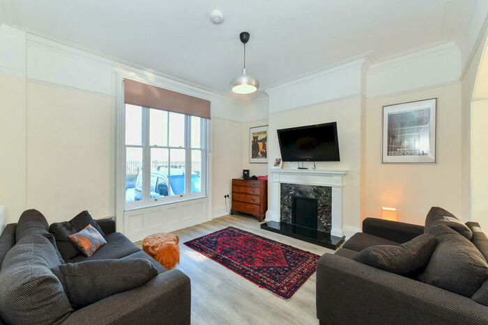 6 Bedroom Terraced House To Rent In Forest Road East, Nottingham, NG1