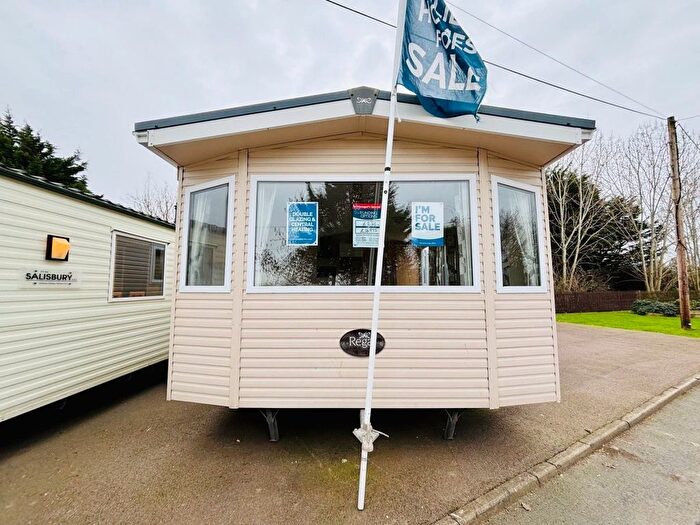 2 Bedroom Mobile/park Home For Sale In Canney Road, Steeple, Southminster, CM0