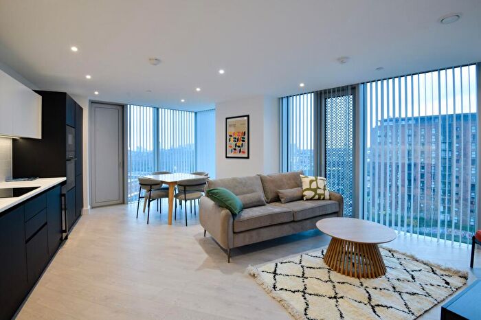 2 Bedroom Apartment To Rent In Trinity Way, Manchester, M3