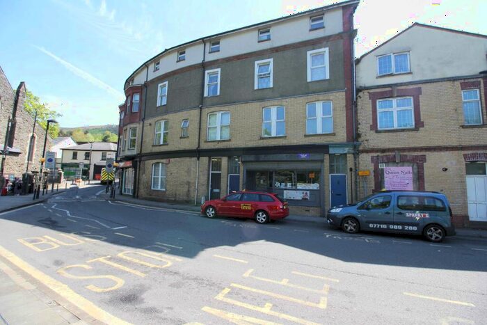 1 Bedroom Flat To Rent In Commercial Street Arcade, Abertillery, NP13