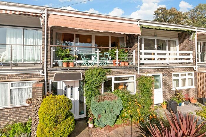 3 Bedroom Terraced House For Sale In Westhill Close, Gravesend, Kent, DA12