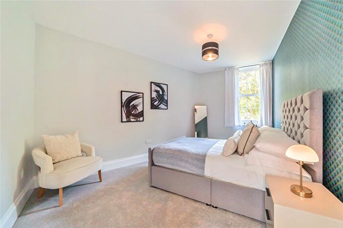 1 Bedroom Flat For Sale In Deepcut, Surrey, GU16