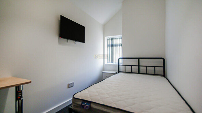 1 Bedroom Terraced House To Rent In Tiverton Road, Selly Oak, Birmingham, B29