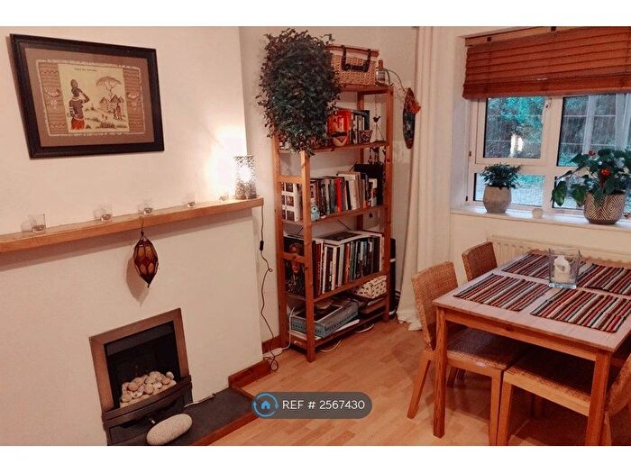 2 Bedroom Flat To Rent In Gap Road, Wimbledon, SW19