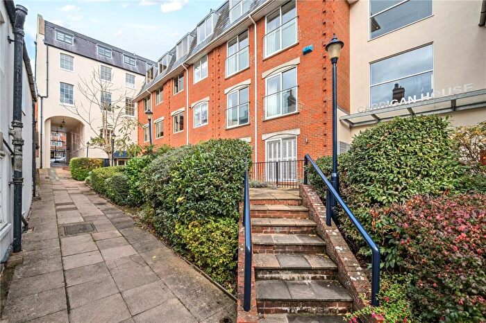 3 Bedroom Apartment For Sale In High Street, Marlborough, Wiltshire, SN8